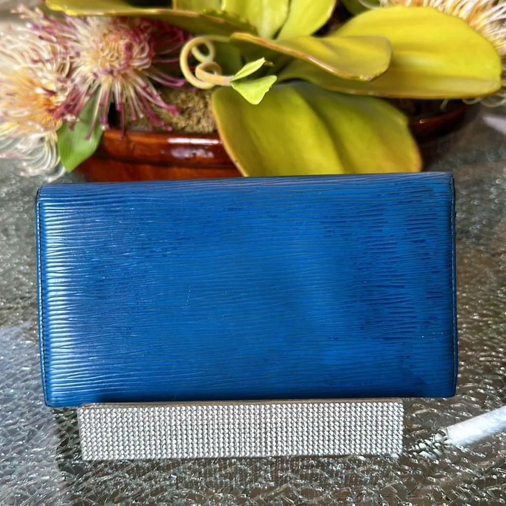 LOUIS VUITTON TOLEDO BLUE EPI WALLET GUC